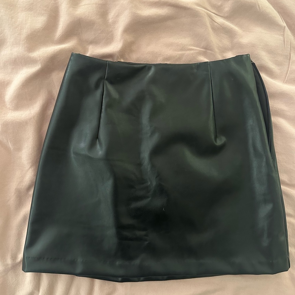 Abercrombie Vegan Leather Mini Skirt XS- Never Worn